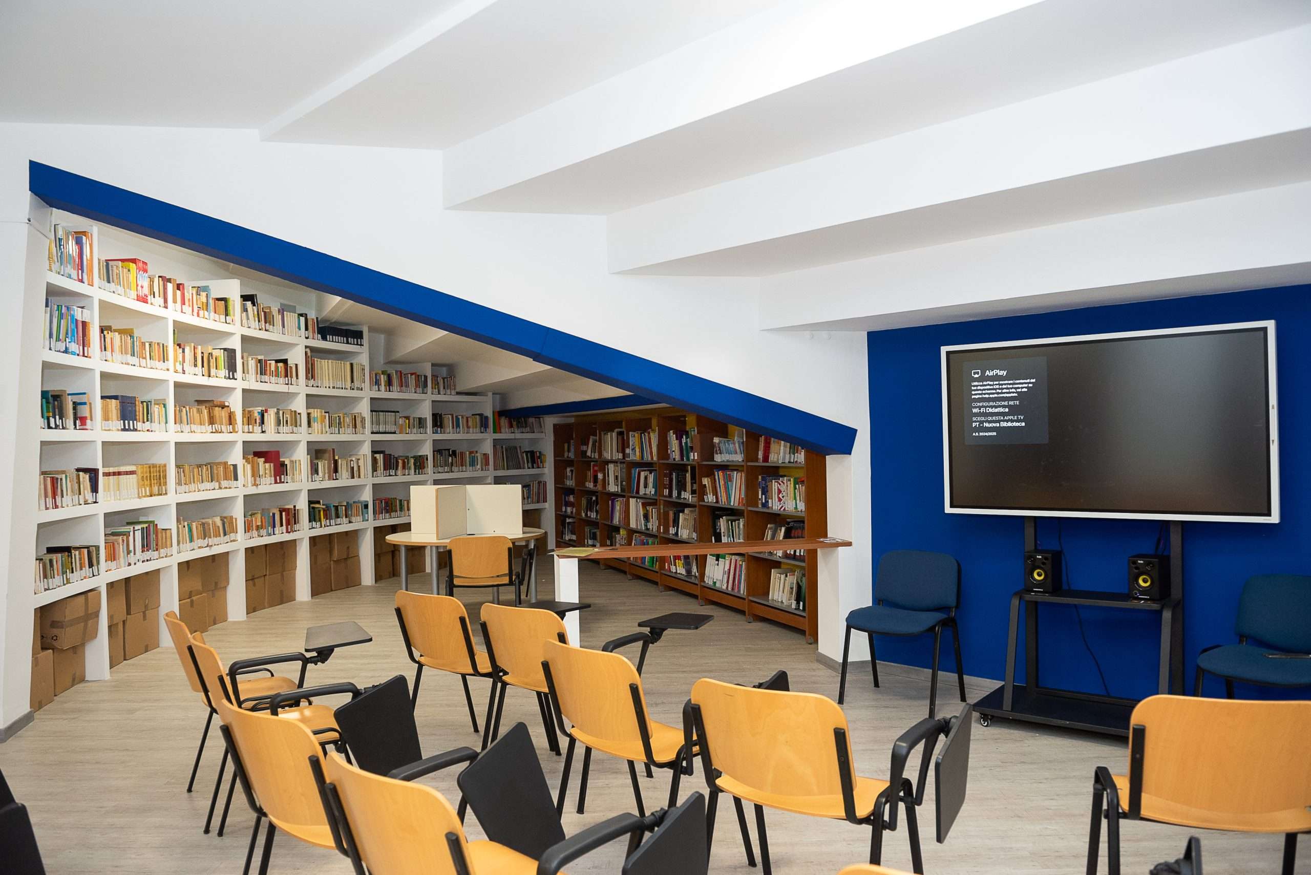 Biblioteca FLA 6295 scaled Biblioteca FLA 6295 scaled